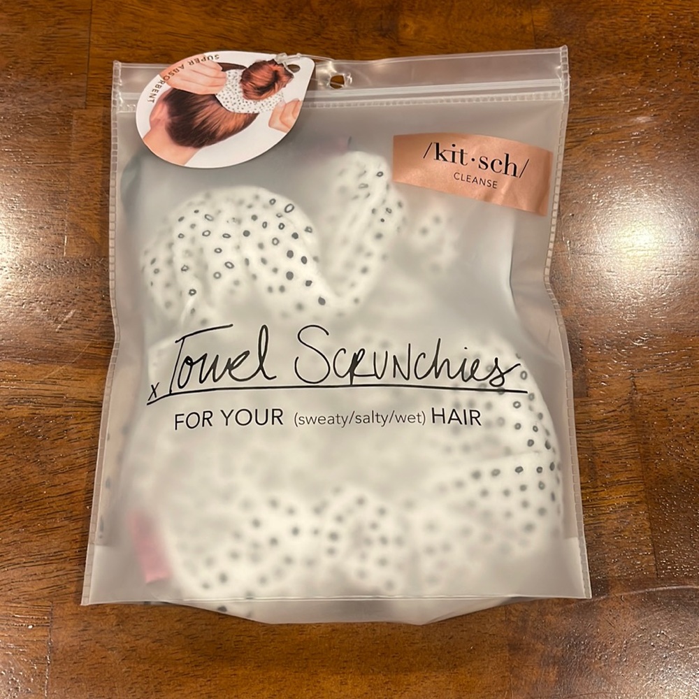 NWT kitsch Towel Scrunchies